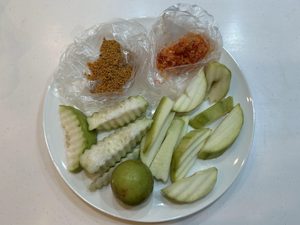 カンボジアの酸っぱいフルーツスナックのマチュー